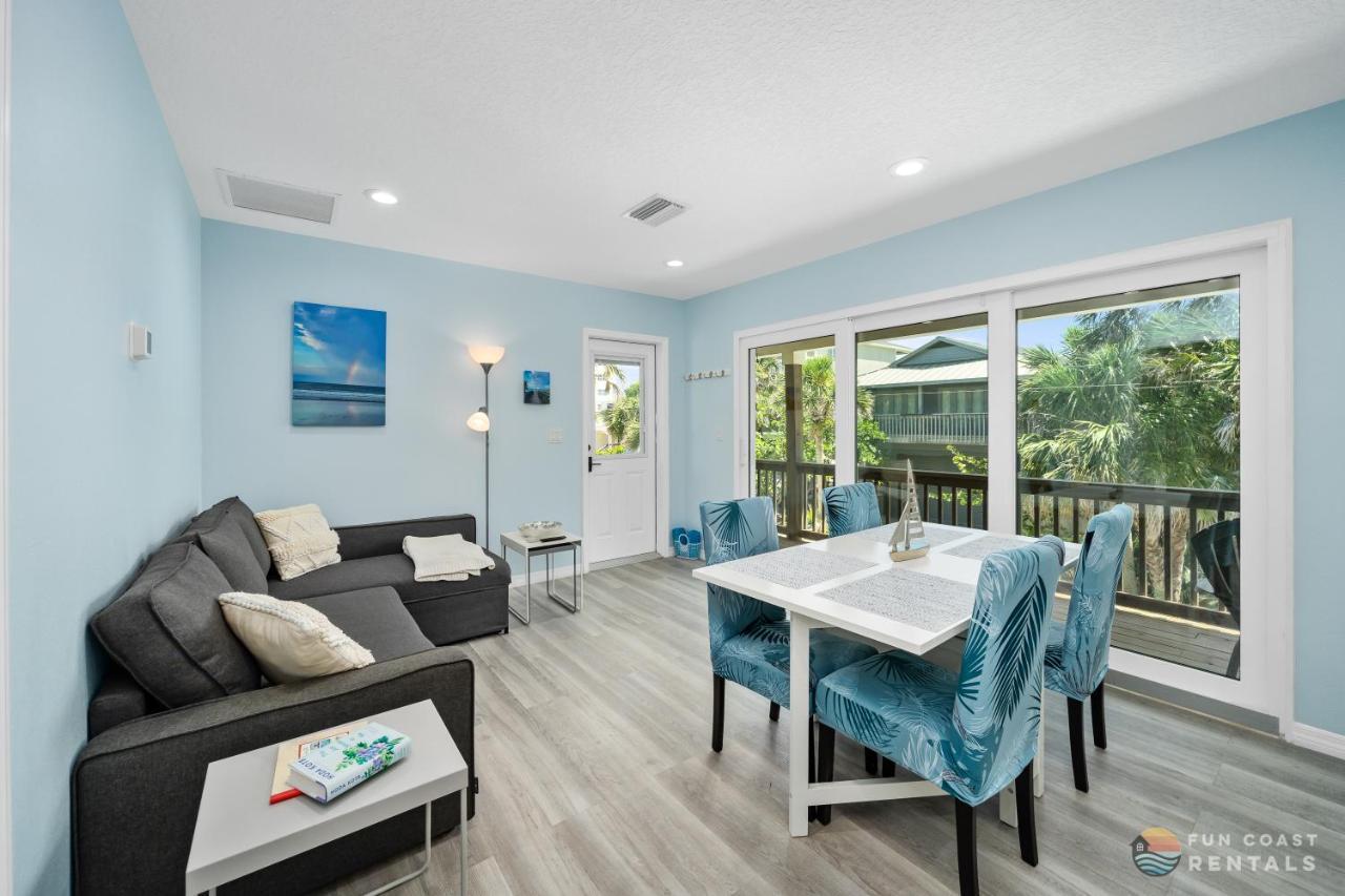 Dog Friendly Loft Steps From Beach With Gas Barbecue Grill And Upstairs Deck! New Smyrna Beach Exterior photo