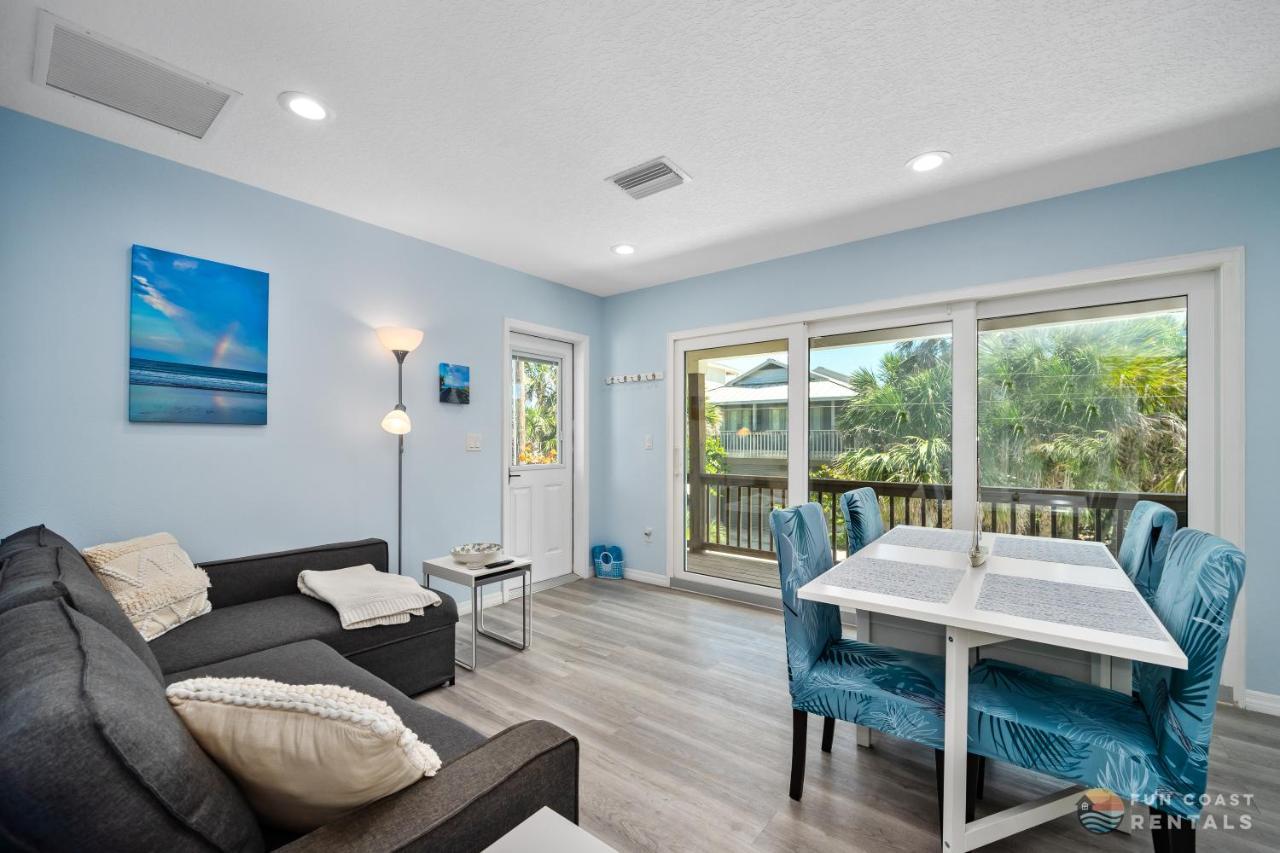 Dog Friendly Loft Steps From Beach With Gas Barbecue Grill And Upstairs Deck! New Smyrna Beach Exterior photo