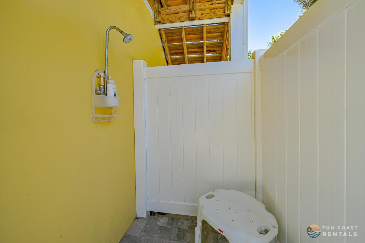 Dog Friendly Loft Steps From Beach With Gas Barbecue Grill And Upstairs Deck! New Smyrna Beach Exterior photo