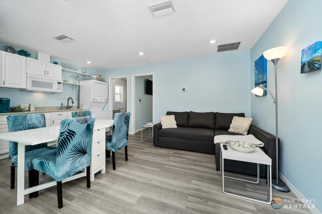 Dog Friendly Loft Steps From Beach With Gas Barbecue Grill And Upstairs Deck! New Smyrna Beach Exterior photo