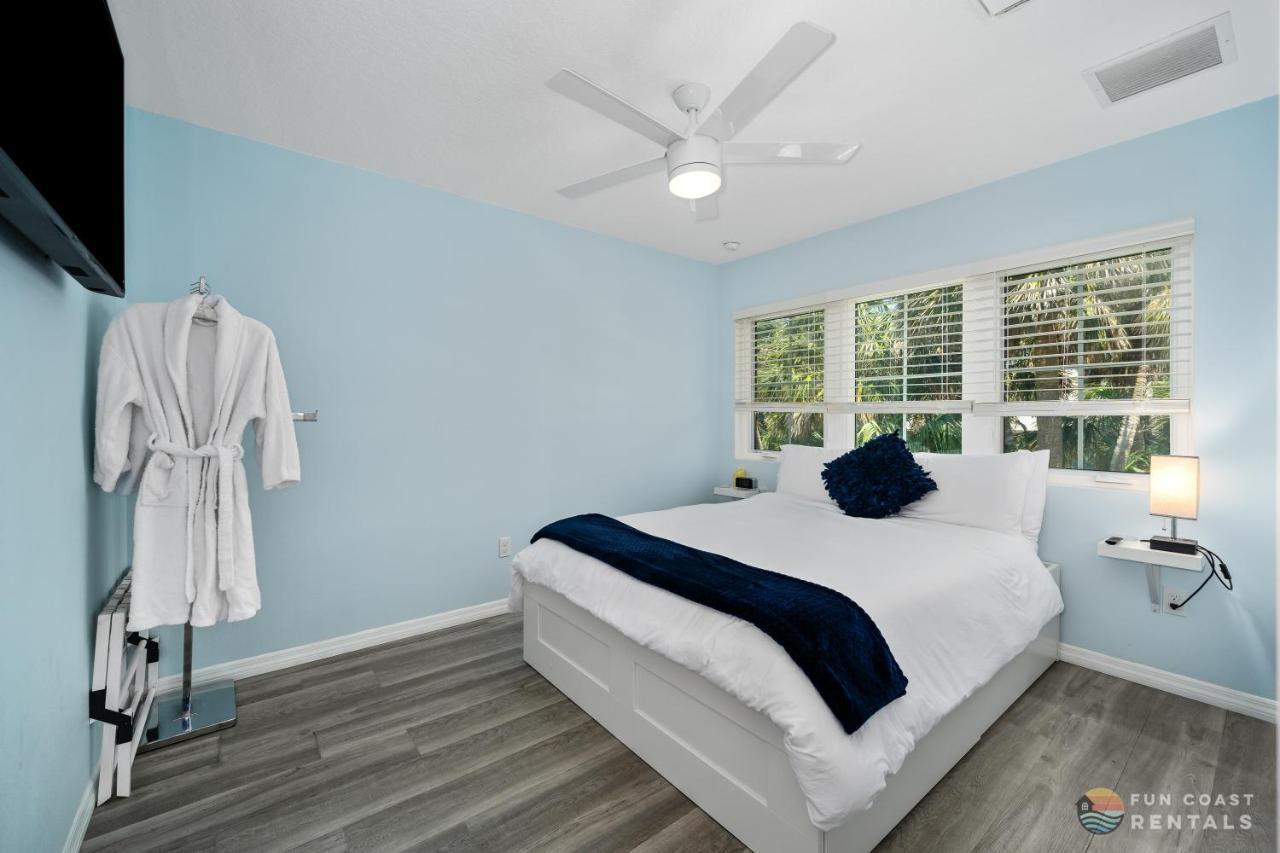 Dog Friendly Loft Steps From Beach With Gas Barbecue Grill And Upstairs Deck! New Smyrna Beach Exterior photo